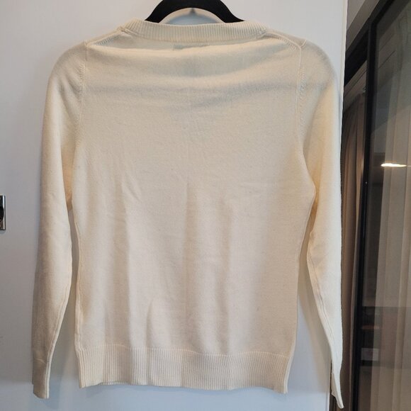 Creamy Merino Wool V-neck sweater - Picture 5 of 5